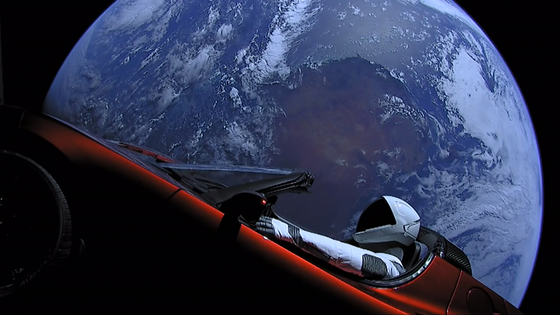 (Das Titelbild zeigt Elon Musks Tesla Roadster an Bord der SpaceX - Falcon Heavy Demo Mission, Februar 2018)